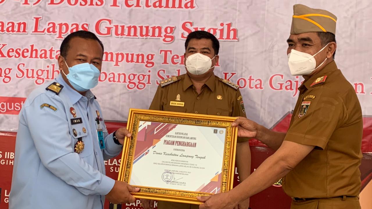 Plt Kakanwil Kemekumham Lampung Kunker Pantau Vaksinasi di Lapas II B Gungung Sugih