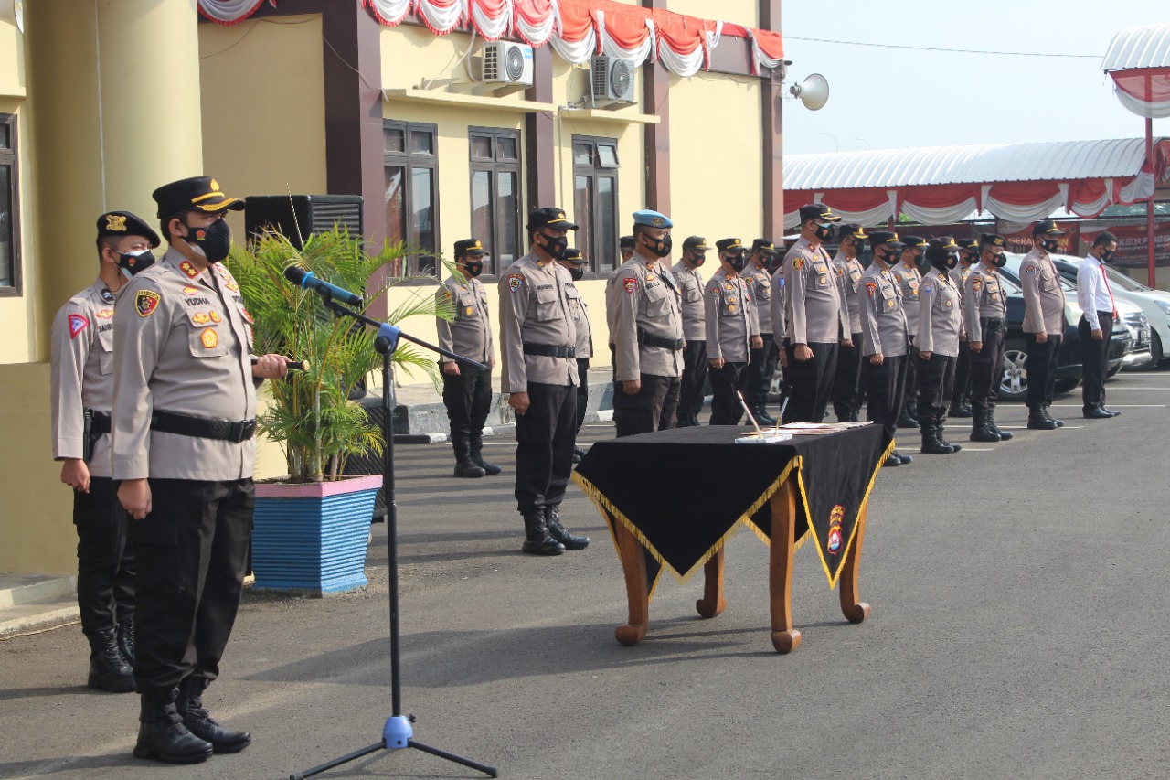 Kapolres Serang Polda Banten Pimpin Sertijab Wakapolres dan Kabag SDM