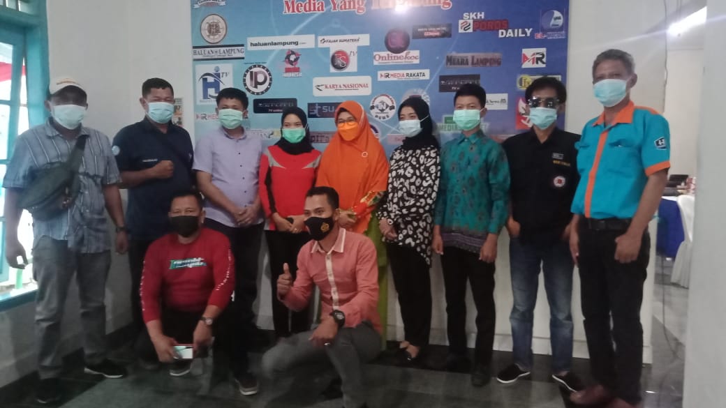 Kepala Dinkes Kota Metro Tinjau Khitanan Massal