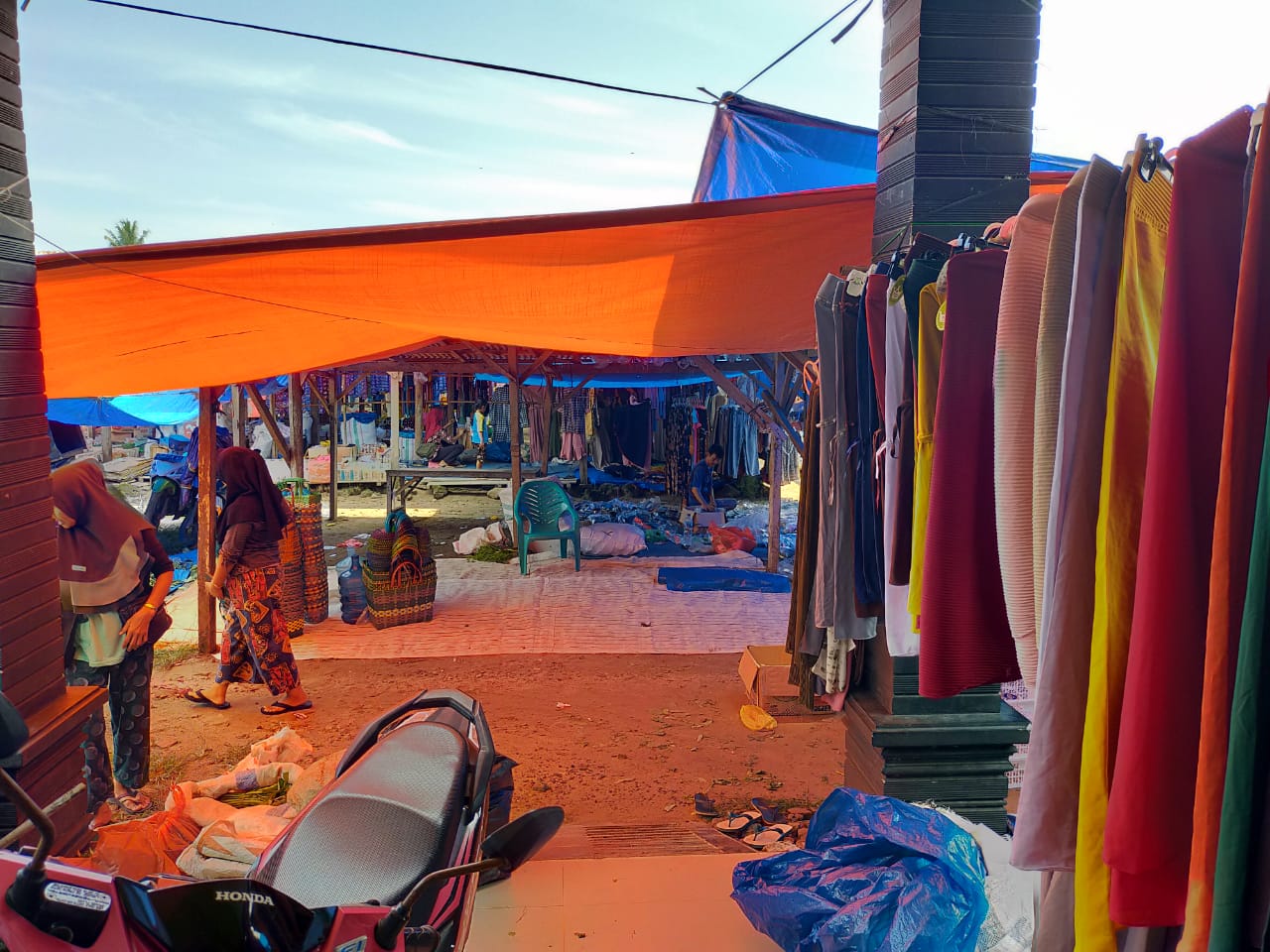 Oknum Aparat Pekon Ngambur Diduga Paksa dan Menakut-nakuti Para Pedagang