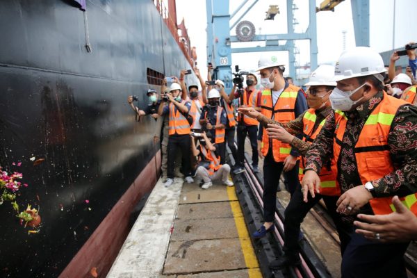 Produk Perdana PT. GGP ke Singapura Dilepas Gubernur dan Menko