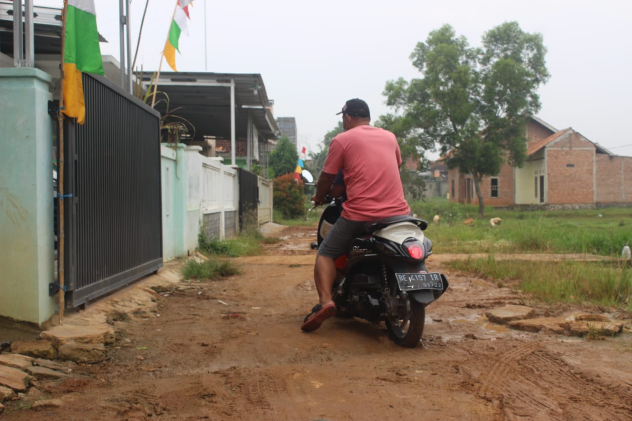Masih Ada Jalan Tanah di Metro, Warga Tagih Janji Kampanye Wali Kota
