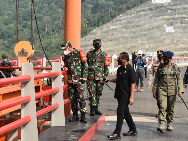 Pangdam II/Swj Didampingi Danrem 043/Gatam Tinjau Lokasi Kesiapan Kunjungan Kerja Presiden RI