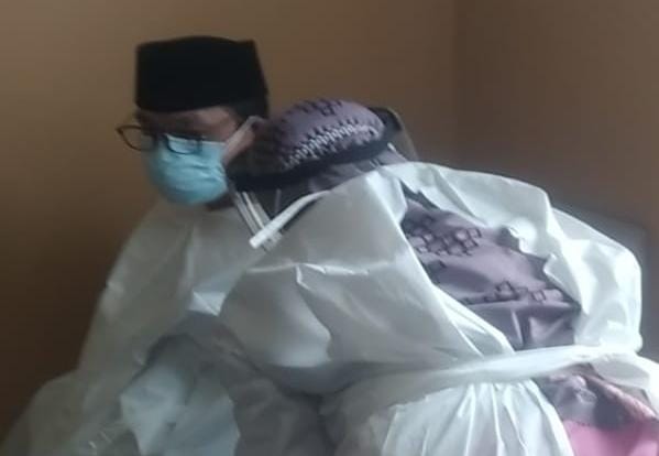 Wali Kota Wahdi Lakukan Vaksinasi di Puskesmas Metro