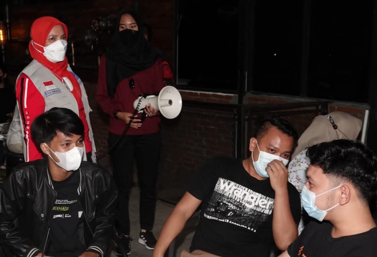 Razia Prokes, Wali Kota Bandar Lampung Segel Kafe Kiyo dan Kafe Warung Rakyat
