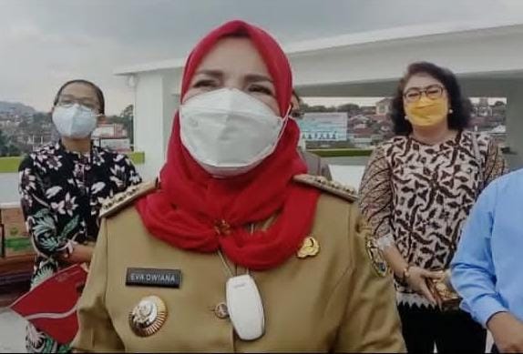 Dua Kasus Pengeroyokan Oleh Pegawai, Eva Dwiana Ingatkan Aparatur Untuk Memperbaiki Pelayanan Kepada Masyarakat