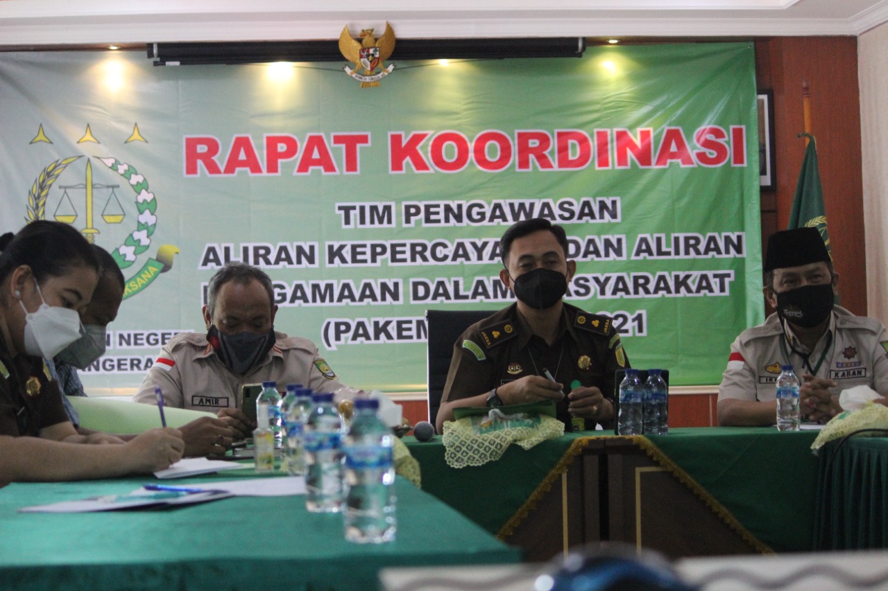 Kajari Kota Tangerang Selaku Ketua Tim PAKEM Gelar Rapat Virtual