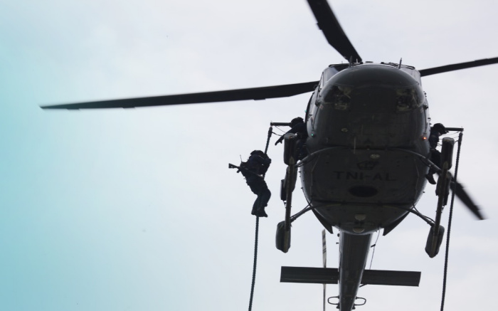 Denjaka dan Marinir Latihan Bersama di Komplek Pemprov Lampung