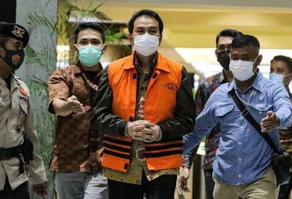 KPK Dalami Peran Aliza Gunado, Ini Profil Azis Syamsudin