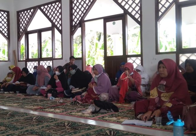 PC Aisyiyah dan Rumah Tahfidz Al-Fattah Ulubelu Gelar Kajian Rutinan Muslimah