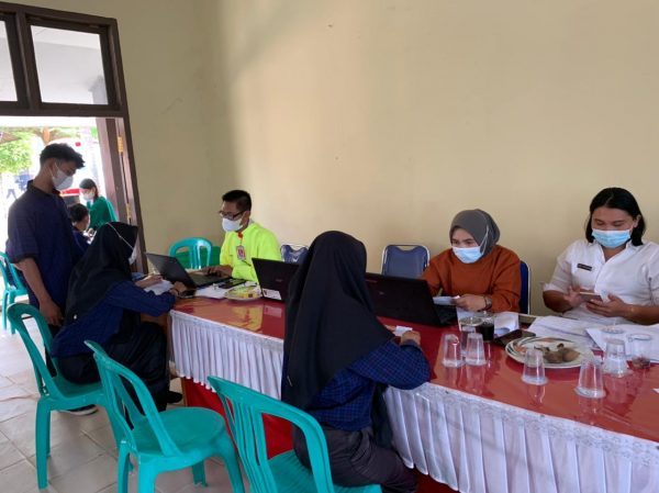 Sambut PTM, Siswa SMA Negeri 1 Simpang Pematang Lakukan Vaksinasi Tahap 1