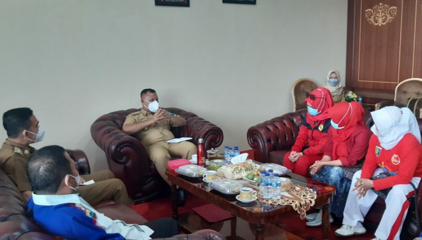 Bupati Lamsel Audensi Bersama IPSI, ASIAFI, PSSI dan Harapan Bangsa Institut