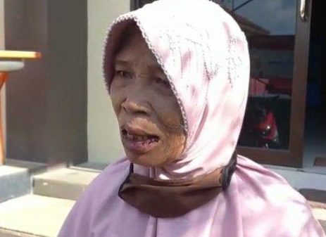 Dilarang Jualan, Nenek Penjual Air Panas Kebutuhan Pasien Kena Bogem Satpam RSUD Abdoel Moeloek