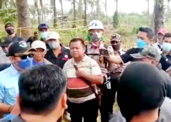 Pekerja dan Petugas Keamanan PTP VII Nyaris Bentrok Dengan Kelompok LSM di Lahan Umbul Garut