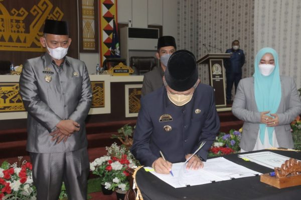 Enam Ranperda Disahkan Jadi Perda Kabupaten Pringsewu