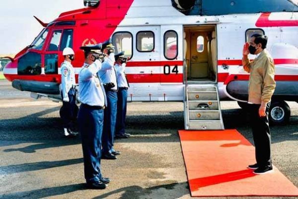 Kunjungi Banten Jokowi Tinjau Vaksinasi