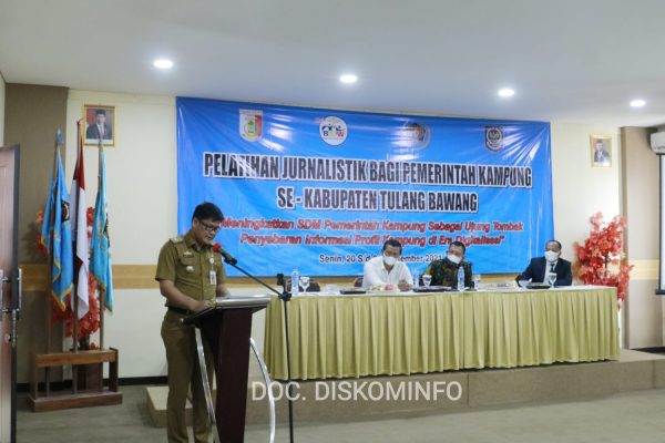 Asisten II Pahada Hidayat Buka Pelatihan Jurnalistik bagi Operator Kampung se-Tulang Bawang