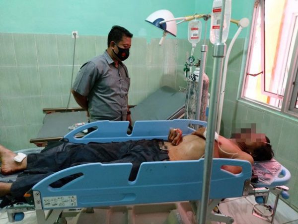 Selamat Istri Muda Yang Coba Bunuh Diri, Pisau Malah Tertancap Diwajah Suami