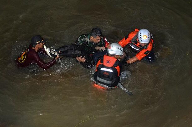 Susur Sungai 11 Penggalang MTs Harapan Baru Ponpes Cijantung Tewas Tenggelam