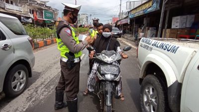 Gelar Operasi Patuh Krakatau 2021 di Pasar Unit 2, Satlantas Polres Tulang Bawang Bagikan Ini