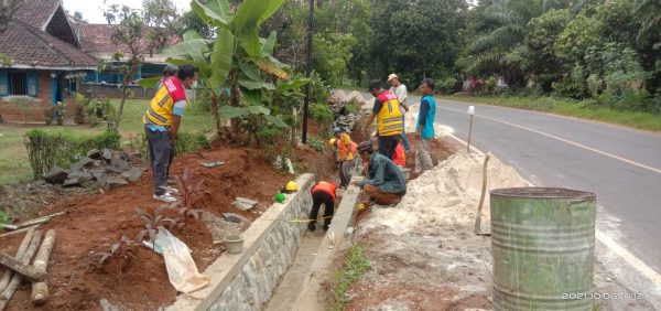Pembangunan Drainase di Jalan Batanghari Nuban Sesuai Spesifikasi dan RKA