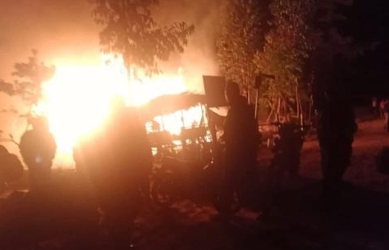 Diduga Protes Akses Jalan, Ratusan Massa Bakar Pos Timbangan PT BPP Bayut Lencir