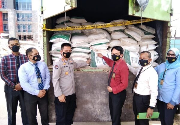 Krimsus Polda Sumsel Tangkap 32 Ton Pupuk Ilegal