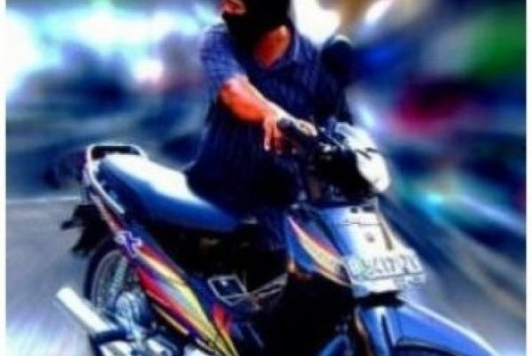 Panik Diteriaki Maling Pencuri Motor Tewas Terjatuh dari Jembatan Gantung