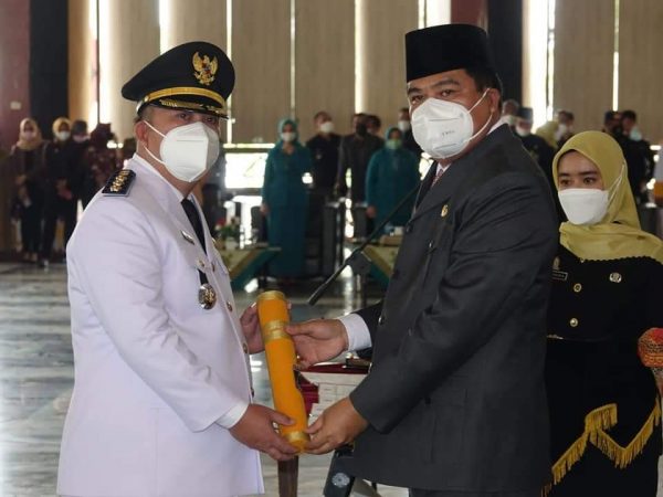 Musa Ahmad Lantik Ratusan Pejabat Pimpinan Tinggi Pratama dan Pengawas Administrator di Lingkungan Pemkab Lamteng