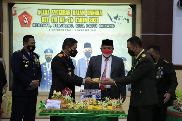 HUT ke-76 TNI, Gubernur Arinal Minta TNI dan Polri Terus Kawal Ekonomi Masa Pandemi Covid-19