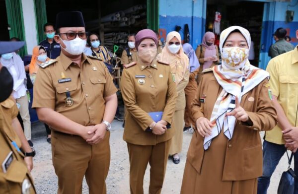 Chusnunia Chalim Cek Ketersediaan Pupuk dan Pestisida di Lampung Tengah