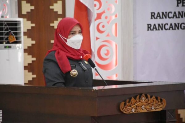 Pantun Walikota Eva Dwiana Tersirat “Kode” Untuk Anggota DPRD?