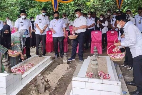 HUT Mesuji Bupati Safly Pimpin Jiarah ke Makam Pahlawan di Wiralaga