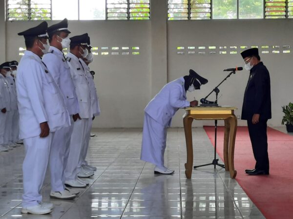 H Saply Lantik 57 Kades Terpilih