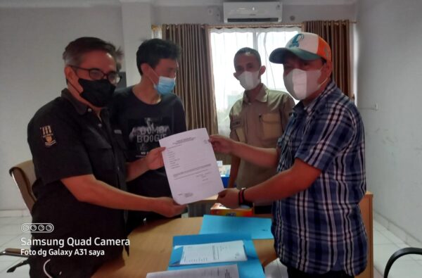 Herman Batin Mangku Balon Pertama Ambil Formulir Pendaftaran