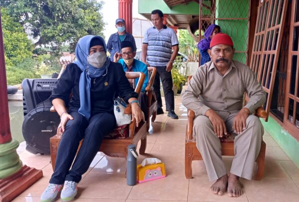 Mardiana Sambangi Warga Desa Mekarjaya Sukuran Dapat Program 20 Unit Rumah Layak Huni