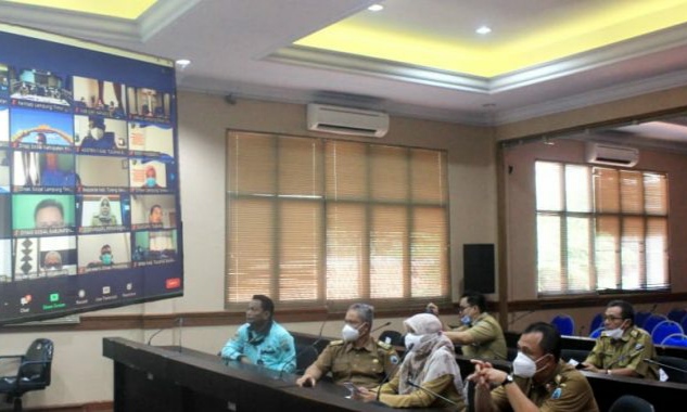 Pemkab Lamsel Ikuti Webinar Penanggulangan Kemiskinan Secara Virtual