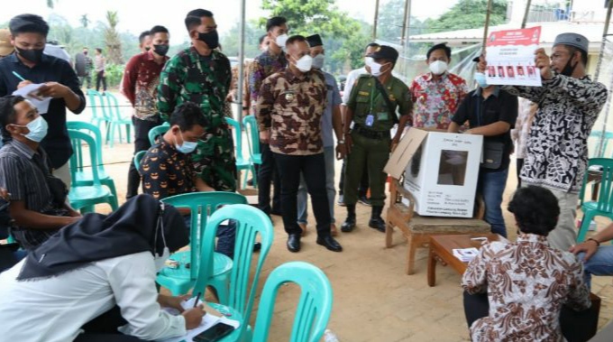 Tinjau Sejumlah TPS, Bupati Lamsel Pastikan Pilakdes Serentak 2021 Berjalan Aman dan Lancar