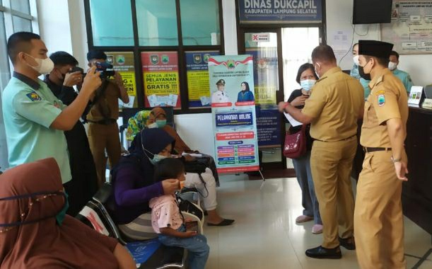 Percepat Herd Immunity, Pemkab Lamsel Tambah Posko Vaksin di Pusat Keramaian
