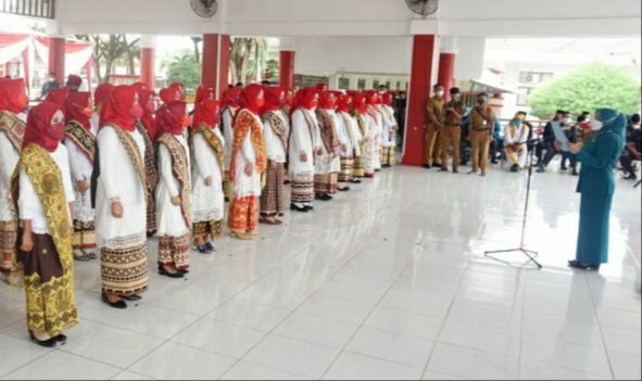 Bunda Winarni Lantik 41 Ketua TP PKK Desa Sesi Pertama