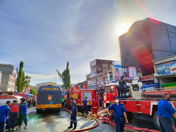 Minimarket New Khatulistiwa Terbakar Ibu dan Dua Anaknya Tewas Berpelukan