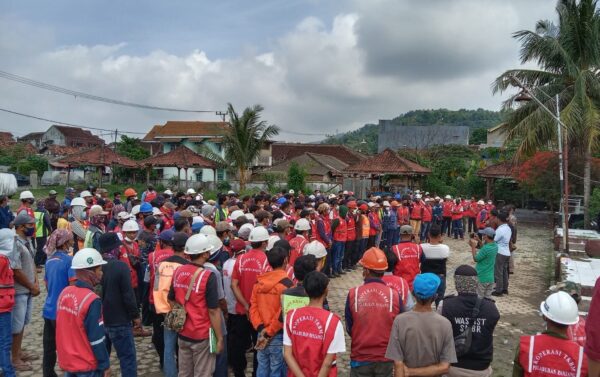 Buruh TKBM Panjang Unjukrasa Tuntut Kenaikan Upah BPJS Hingga Perumahan