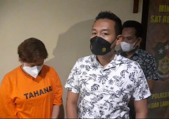 Ibu Rumah Tangga Pura Pura Jadi Guru Les Dan Perdaya Orang Tua Murid Raup Uang Puluhan Juta