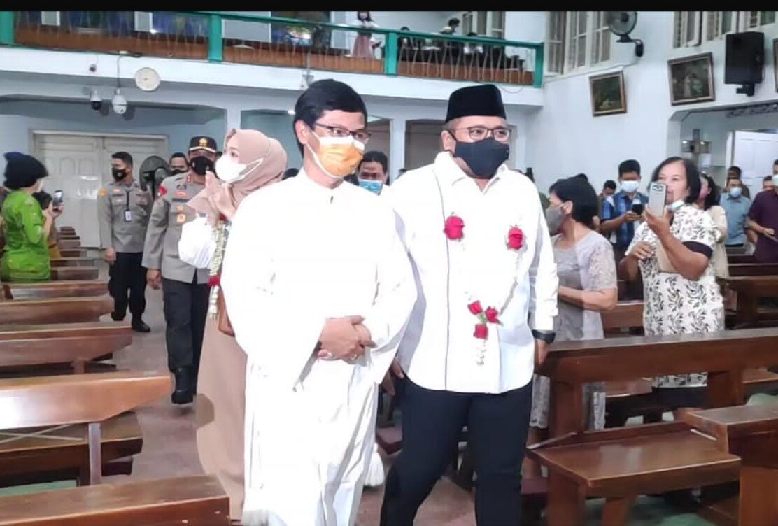 Menteri Agama Tinjau Perayaan Natal di Gereja Katedral Kristus Raja