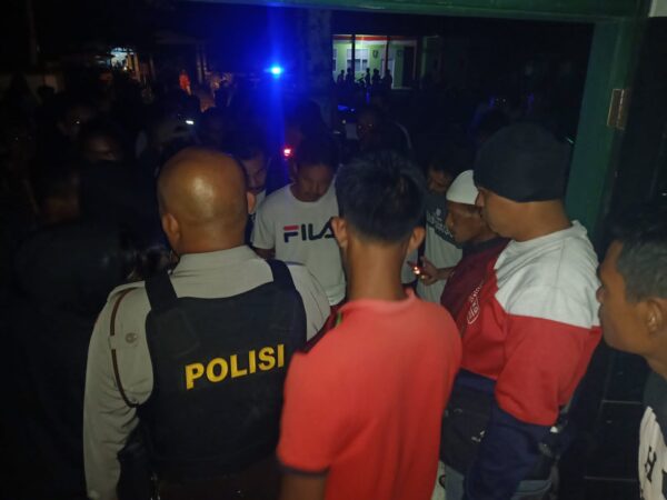 Viral Kepala Desa Karang Sari Pagelaran Digrebek Warga Dirumah Stafnya