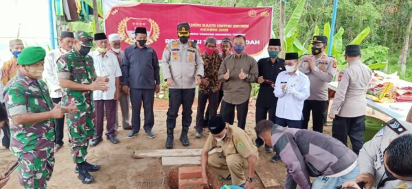 Hari Bakti ke 20 AKABRI 2001, Warga Lawang Wetan Antusias Ikuti Vaksinasi COVID-19