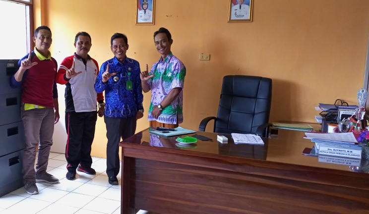 Pengelola Rumah Baca Berlian Pekon Kanoman Sambangi Dispora