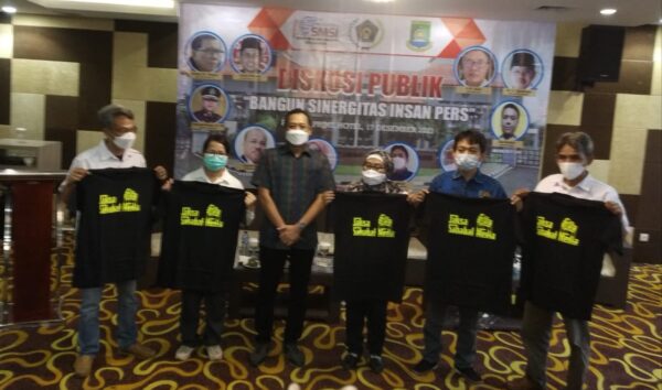 Suprise Acara SMSI Kota Tangerang,Kejari Bagikan Kaos Berlebel “Jaksa Sahabat Media”
