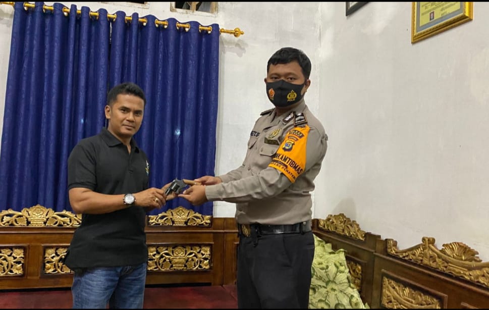 Kini Giliran Desa Aji Jaya Serahkan Senpi Rakitan Ke Aparat