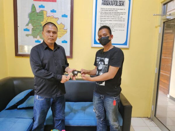 Warga Sungai Badak Sadar Hukum, Serahkan Sepucuk Senpi Rakitan